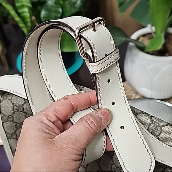 Gucci Plus Monogram Double Buckle Flap Messenger and laptop Bag. Top quality - Picture 9 of 15